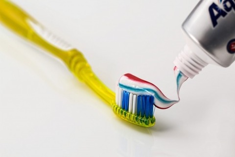 toothbrush-toothpaste-dental-care-clean-dentist