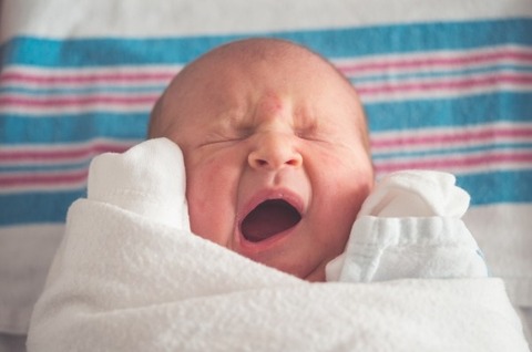 yawning-blanket-baby