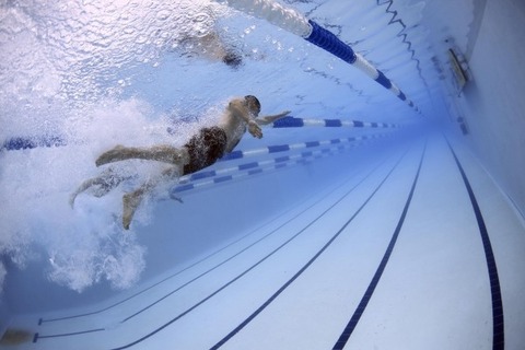 male-swimmers-in-pool